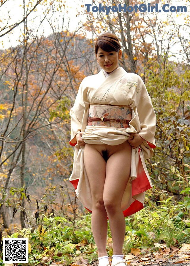Maki Kashiwagi - Downlodea Nikki Monstercurves No.821236